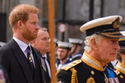 Príncipe Harry e rei Charles no funeral da rainha Elizabeth em setembro de 2022