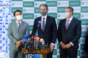 Presidente da comissão, Fernando Monteiro, relator Arthur Maia e presidente da Câmara, Arthur Lira