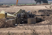 Após bombardeiros aéreos, Israel entrou na fase terrestre da guerra contra o Hamas