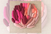 Trabalho que inspira oficina on-line: arte com tecidos e linhas do artista Renato Dib