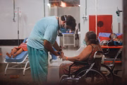 Enquanto pessoas sonham com a recuperação, e profissionais de saúde lutam para salvá-las, no DF ainda existem pessoas que fazem aglomerações
