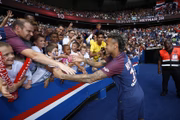 O futebol francês decidiu encerrar a temporada 2019-20 e declarou o PSG, de Neymar, campeão