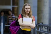 Carla Diaz em gravações de A Menina Que Matou os Pais e O Menino Que Matou Meus Pais