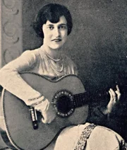 Nascida Abigail Izquierdo Ferreira, em 1º julho de 1922, subiu ao palco pela primeira vez com 20 dias de idade