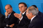Para trabalhadores com saldos acima de R$ 20 mil, será permitido sacar 5% do total a cada ano mais um valor fixo de R$ 2,9 mil