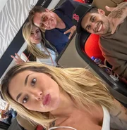 Poliana Rocha, Virginia Fonseca, Leonardo e Zé Felipe posam juntos