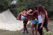 Mulher desmaia ao reconhecer corpo retirado do mangue