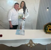Amado Batista e Calita Franciele oficializam união no civil