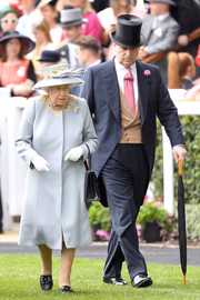 Rainha Elizabeth com o filho, o príncipe Andrew 