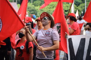 Grupo se manifesta contra a reintegração do acampamento Marielle Vive