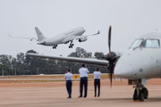 O segundo avião da FAB enviado para repatriar brasileiros em Israel seguiu rumo à Europa por volta das 16h30 desta segunda-feira (9/10)