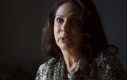O promotor intimidará Rania (Eliane Giardini)