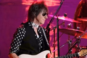 Jeff Beck foi considerado um dos maiores guitarristas da história