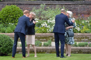 Os irmãos com as tias, Sarah McCorquodale e Jane Fellowes