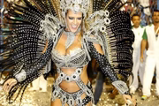No ano seguinte, ela estreou no Carnaval carioca como musa da Mocidade Independente de Padre Miguel, do Rio de Janeiro, e repercutiu nas redes sociais ao declarar que havia parcelado em muitas vezes a fantasia de R$ 30 mil