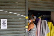 Lojas começariam a ser abertas na segunda-feira (18/05)