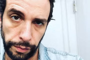 Nick precisou amputar uma perna por complicações do coronavírus