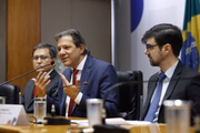 Após derrubada de veto, Haddad propõe reoneração gradual da folha 