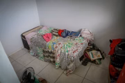 Em decorrência de dívidas, professora perdeu casa e carro