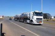 Os caminhoneiros protestam contra a alta do preço do combustível