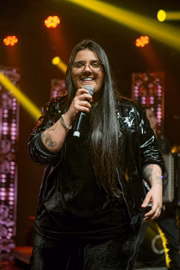 Yasmin Santos cantou durante o evento
