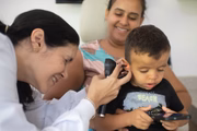 Crianças recebem o estímulo aditivo