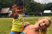 Chelsy é designer de joias e empresária do setor de viagens