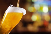 <strong>Beer House -</strong>Cervejaria tradicional de Ceilândia, a casa oferece bebidas geladas e comidinhas típicas de boteco. Os destaques são a carne de sol (R$46) e a pizza (R$22,90). A caneca de 300 ml de chope vem em preço camarada (R$ 4,90).<strong>QNM 1 CJ A lt 3/5 lj 01 - Ceilândia Sul. (61) 3371-1402. De domingo a domingo, das 16h às 2h</strong> <strong>Beer House -</strong>Cervejaria tradicional de Ceilândia, a casa oferece bebidas geladas e comidinhas típicas de boteco. Os destaques são a carne de sol (R$46) e a pizza (R$22,90). A caneca de 300 ml de chope vem em preço camarada (R$ 4,90).<strong>QNM 1 CJ A lt 3/5 lj 01 - Ceilândia Sul. (61) 3371-1402. De domingo a domingo, das 16h às 2h</strong>