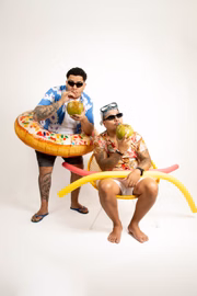 Igão e Mítico, os apresentadores, estão com o projeto PodPah de Verão...
