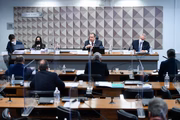 Bruna Morato na CPI da Covid-19. A advogada representa ex-médicos da Prevent Senior, 