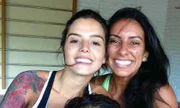 A filha de Queiroz e ex-assessora de Jair e Flávio Bolsonaro já trabalhou com Giovanna Lancellotti