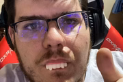 O apresentador criou um canal na Twitch em setembro de 2018, mas viu uma grande explosão de audiência durante o período de pandemia. Na plataforma, além de jogar, ele também fala sobre esportes, conta histórias inusitadas e interage com os seguidores