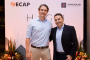 Rodrigo Nogueira e André Stein, gerente de Marketing da Ecap, marcaram presença no evento de comemoração