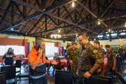 Exército, Defesa Civil e governo estadual se reúnem no 3º Regimento de Cavalaria de Guarda do Exército, em Porto Alegre, para alinhar ações