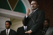 <b>Selma - Uma Luta pela Igualdade (2014), dirigido por Ava DuVernay</b>: a história da luta de Martin Luther King Jr. para garantir o direito de voto dos afrodescendentes - uma campanha perigosa e aterrorizante que culminou na marcha épica de Selma a Montgomery, Alabama, e que estimulou a opinião pública norte-americana e convenceu o presidente Johnson a implementar a Lei dos Direitos de Voto em 1965. Em 2015 é comemorado o 50o. aniversário deste momento crucial no Movimento dos Direitos Civis