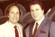 Luciano Callegari ao lado de Silvio Santos