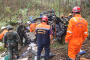 Resgate após queda de helicóptero em Caieiras (SP) 