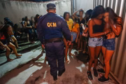 Equipes de fiscais têm flagrado constantemente eventos clandestinos na capital