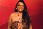 Preta Gil se emociona em primeiro banho de mar pós-cirurgia