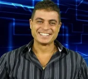 O BBB 3 foi marcado por uma das votações mais acirradas. Com 51% contra 49% dos votos, Dhomini Ferreira foi o grande vencedor e levou para casa R$ 500 mil