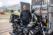Para o motociclista e militar Roni Edison Ciolatti, o trânsito no bairro está muito complicado 