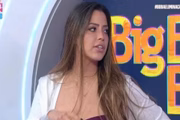 Ela teve uma série de atritos com Maíra Cardi, esposa de Arthur Aguiar