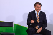 Jair Bolsonaro nega responsabilidade sobre testes não enviados para o SUS