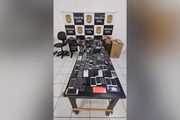 Celulares recuperados pela polícia em ação nesta segunda