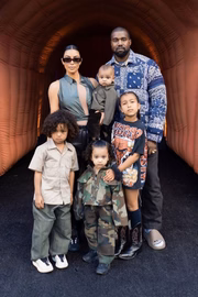 North, com 7 anos, Saint, de 5, Chicago, com 3, e o caçula Psalm West, de 1