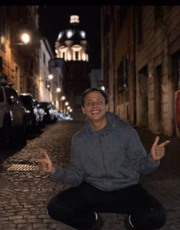 O traficante posta viagens à Europa nas redes sociais