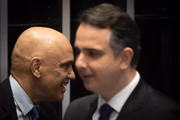 Alexandre de Moraes e Rodrigo Pacheco, presidente do Senado
