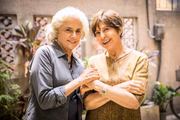 Noca ( Marieta Severo ) e Geize ( Stela Freitas ) em Um Lugar ao Sol
