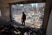 Edifícios destruídos após os ataques aéreos israelenses em Rafah em Gaza