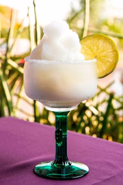 Na rede El Paso, todas as margaritas estão disponíveis na versão sem álcool (R$ 18) e têm aparência idêntica à da original